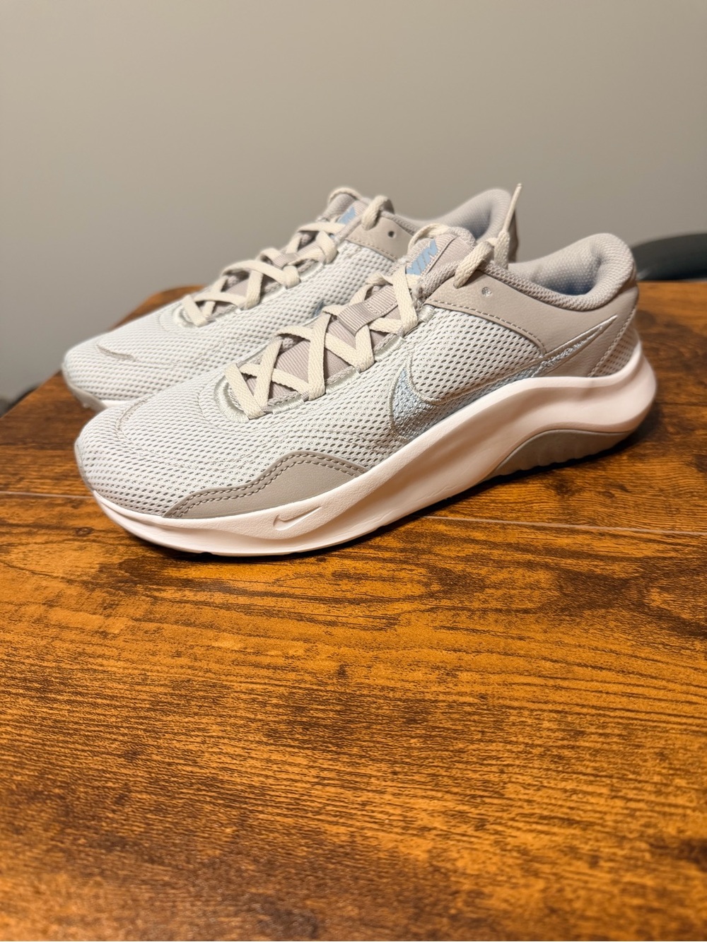 Women's Nike Legend Running Sneakers - Breathable Everyday Trainer 8W No lid box